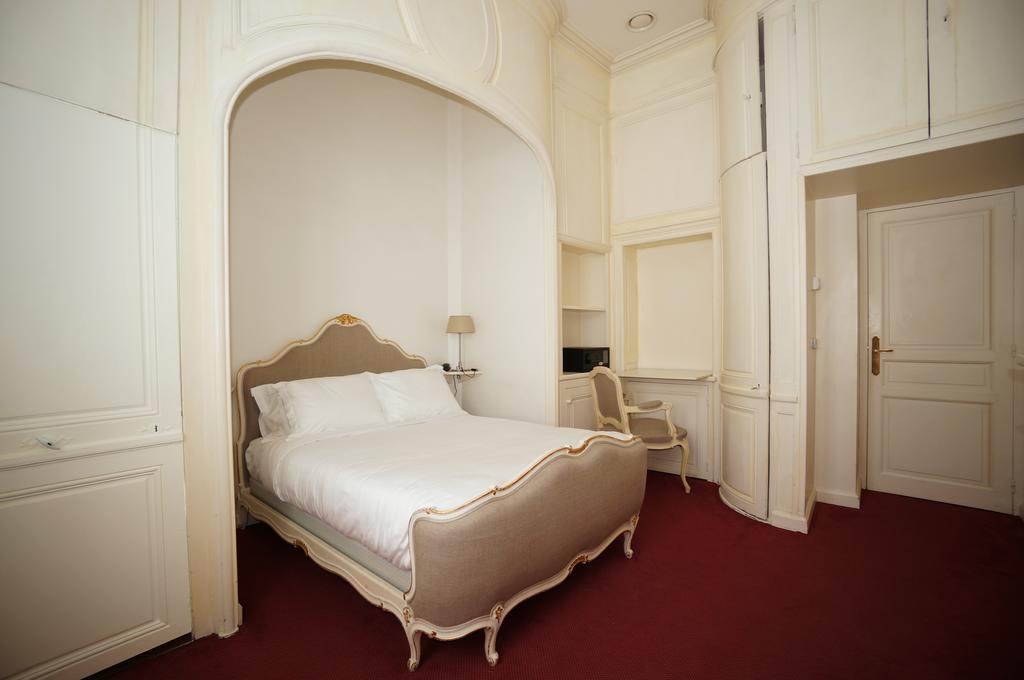 Les Trois Lys Hotel Condom Quarto foto