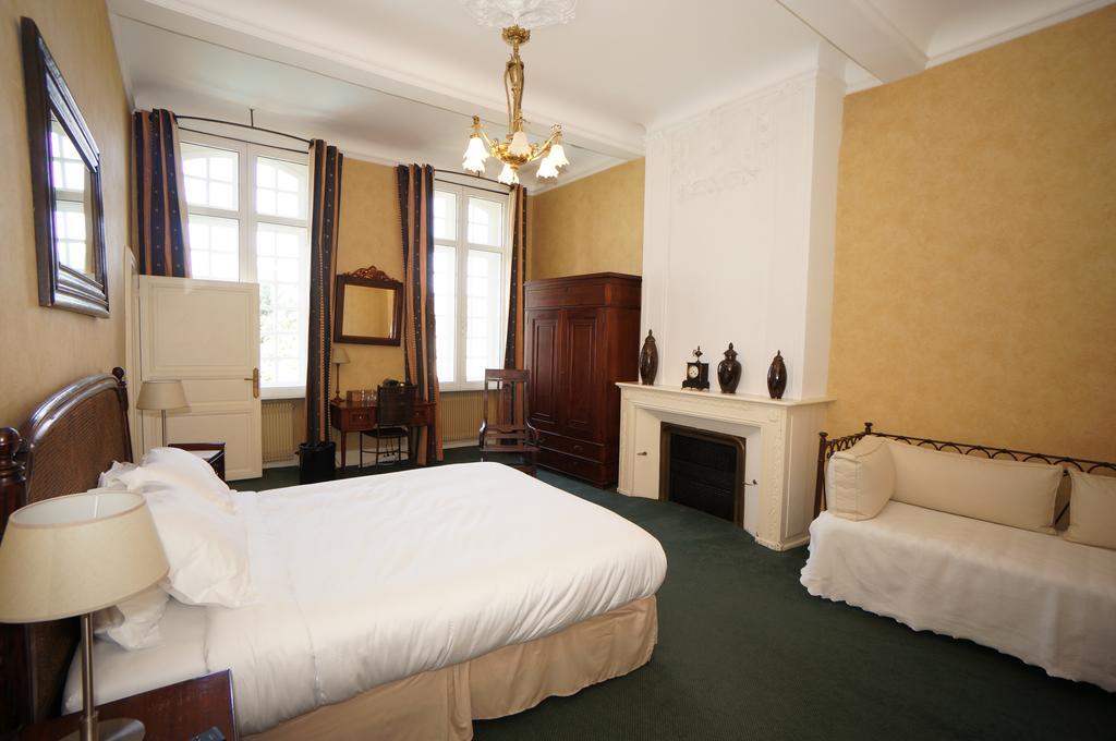 Les Trois Lys Hotel Condom Quarto foto