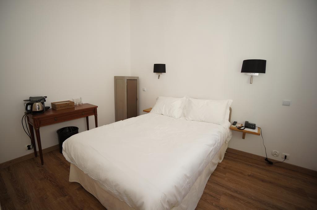 Les Trois Lys Hotel Condom Quarto foto
